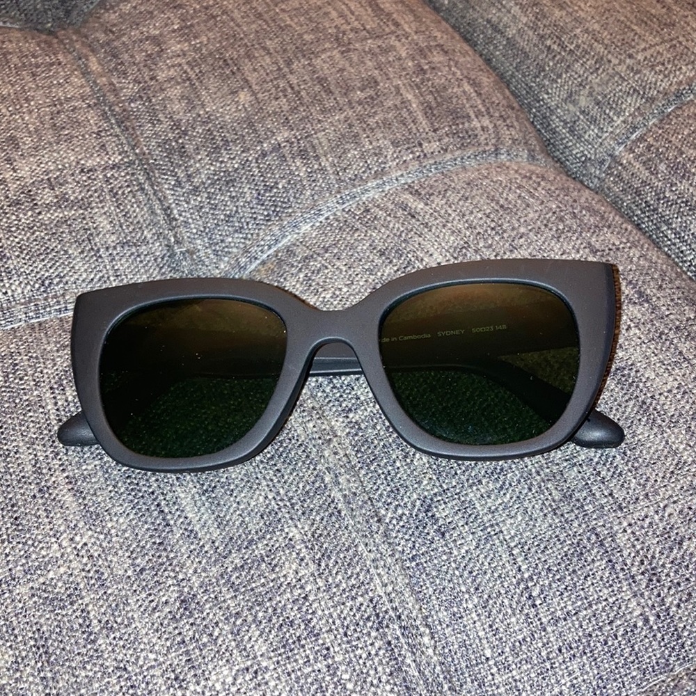 TOMS black sunglasses